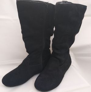Girls black boots